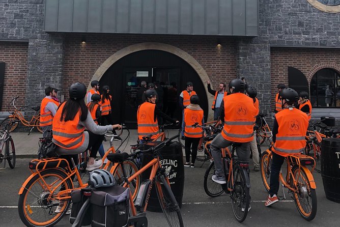 E-Bike & Bike Tour with a Local Guide in Dublin - What the Guides Add
