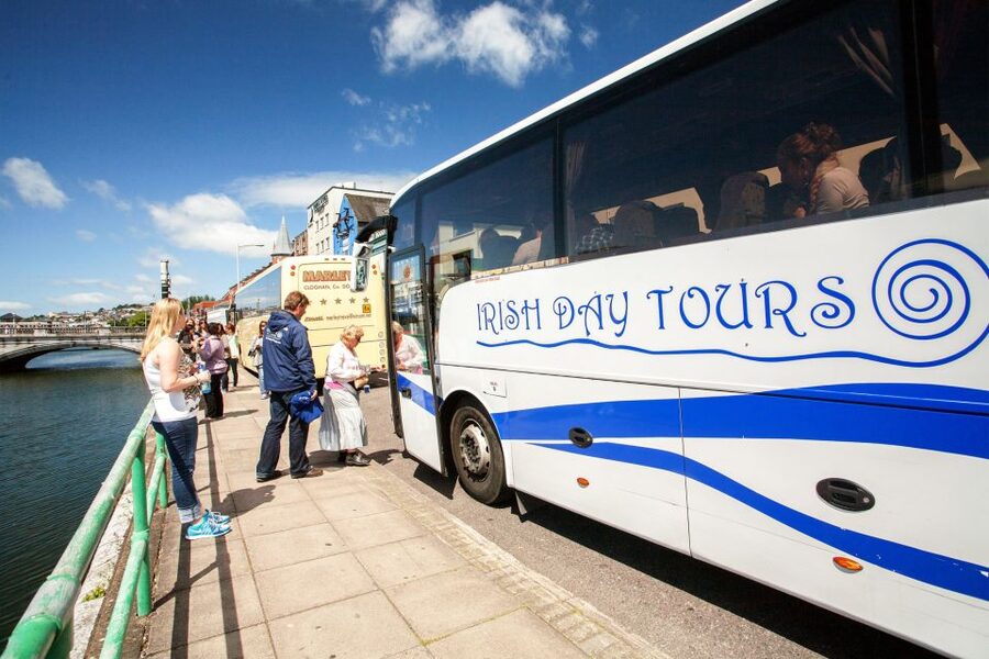 From Dublin: Blarney, Rock of Cashel and Cahir Castles Tour - The Rock of Cashel and its medieval skyline