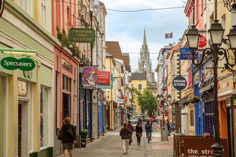 From Dublin: Blarney, Rock of Cashel and Cahir Castles Tour - Cahir Castle and the River Suir