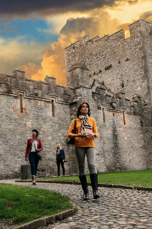 From Dublin:Cork,Cahir Castle,Rock of Cashel Tour in Spanish - Practical advice for making the most of the day