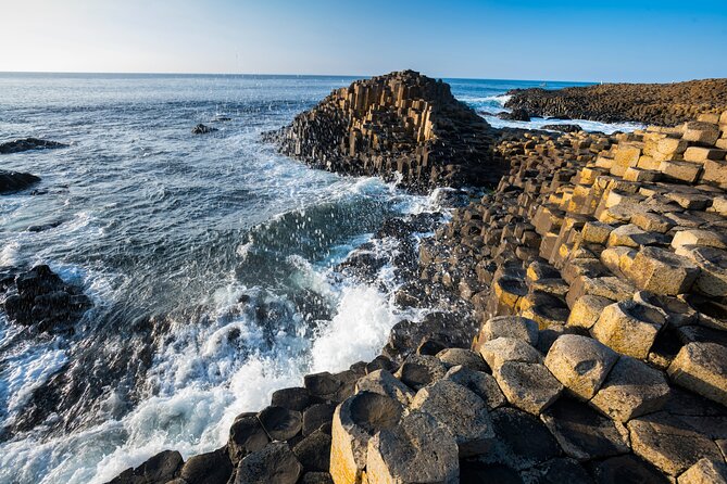 Giant's Causeway with the Titanic Exhibition and the best of Northern Ireland - A quick taste of Belfast city center