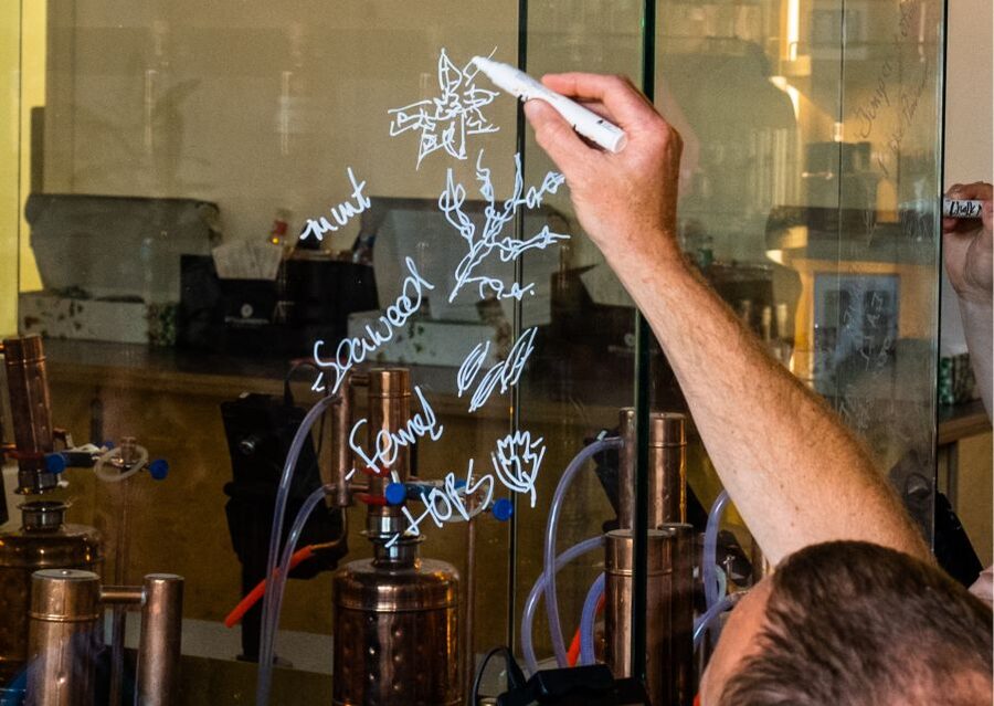 Gin School, distill you own gin, cocktails, tastings, food - Key points at a glance