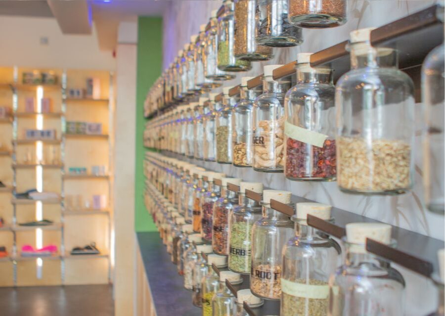 Gin School, distill you own gin, cocktails, tastings, food - Who will enjoy this Dublin experience most?