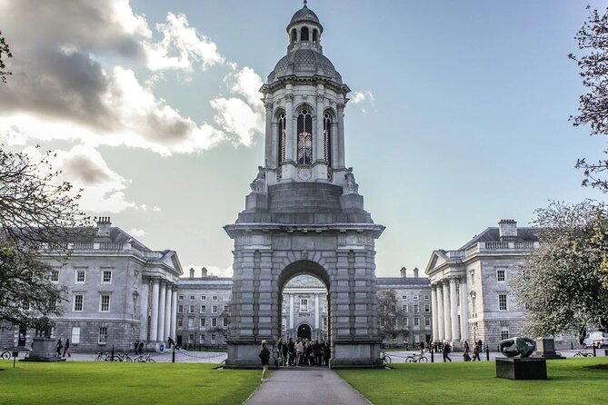 Highlights of Dublin Private Walking Tour with Guide - Dublin Castle and the gardens behind its name