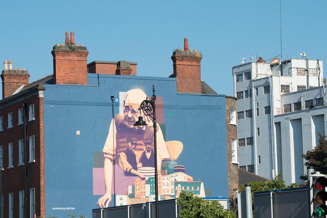 In Our Shoes Dublin Walking Tour - What makes the guiding style effective