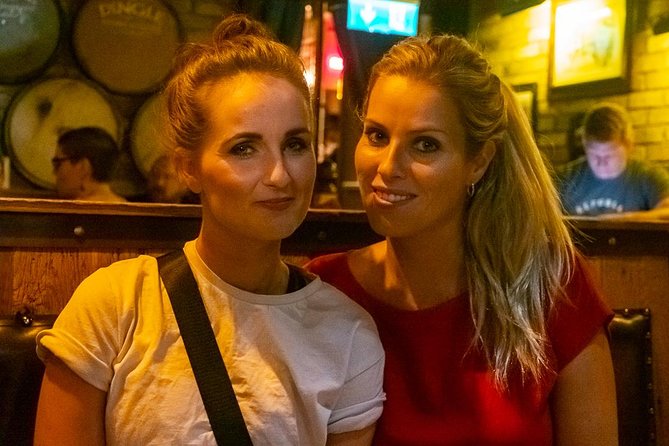 Premium Whiskey and Food Tasting in Dublin - Five Irish whiskeys, not just one quick sip