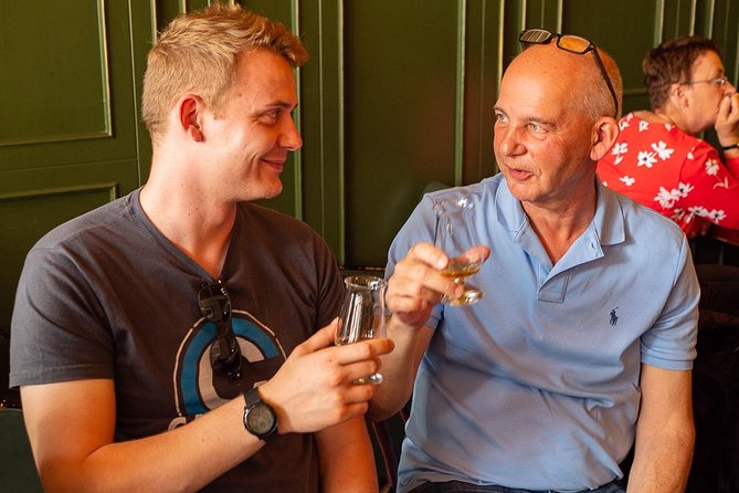 Premium Whiskey and Food Tasting in Dublin - The short walk through central Dublin