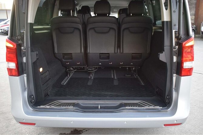 Private Dublin Airport Transfer to & from Belfast City - The Dublin to Belfast drive in a private MPV