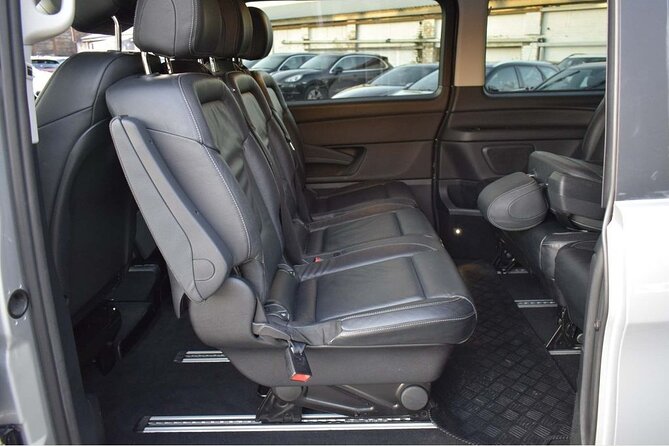Private Dublin Airport Transfer to & from Belfast City - Arriving at a Belfast hotel or private residence