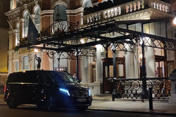 Private Dublin Airport Transfers to City Center Hotels - Choosing between a car and luxury minivan