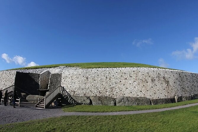 Private Luxury Tour of Newgrange and The Hill of Tara - Four Knocks gives you a more intimate tomb visit