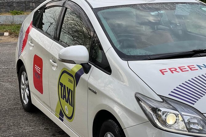Private Transport from Dublin City to Dublin Airport - The ride itself: air conditioning, WiFi, and a hybrid car