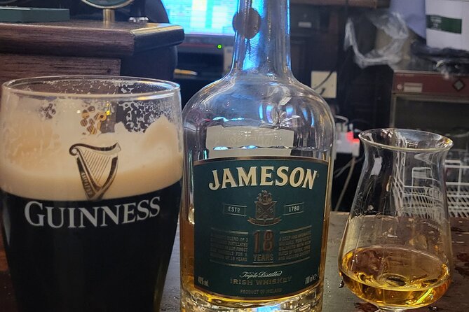 Pub Crawl Walking Tour Through the Heart of Irelands Capital - What the small group changes