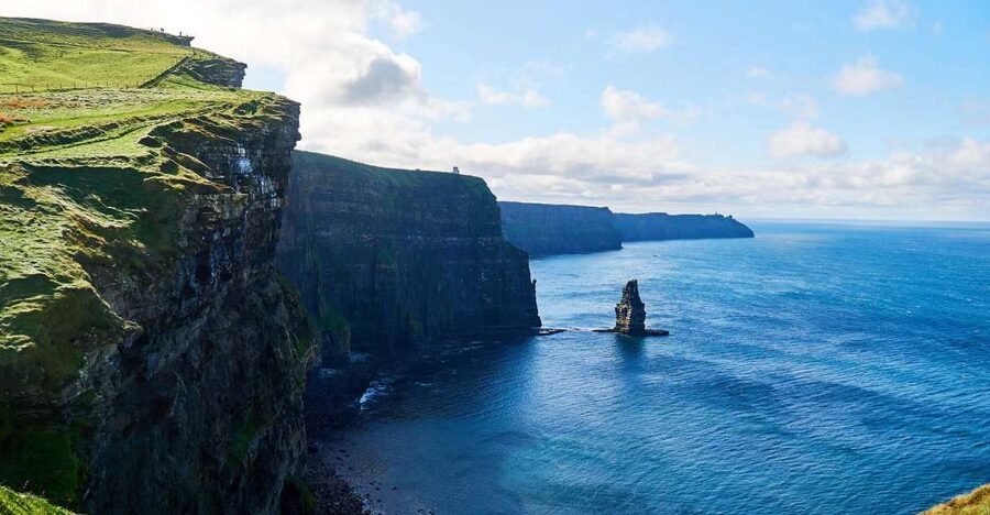 Rail Tour: The Cliffs of Moher & Bunratty Castle Tour - Lunch at a Doolin pub