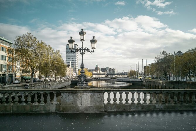 Self-Guided Scavenger Hunt: Dublin Adventure - Photo challenges, riddles, and player roles