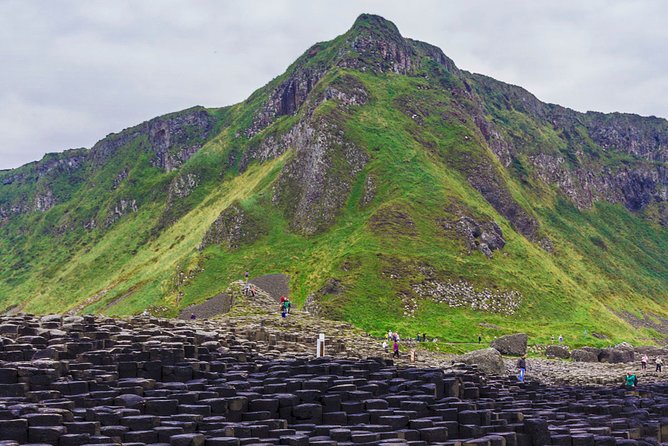 Spanish Belfast And Giants Causeway Tour - The 7:30 am start from central Dublin