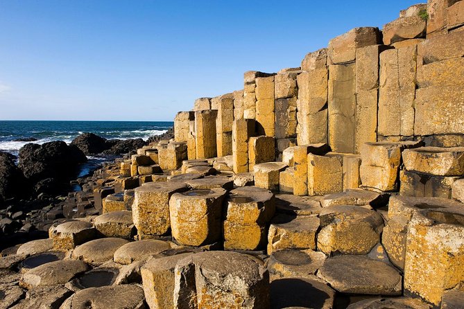 The Giant's Causeway, Dunluce Castel and Belfast - Spanish guide - The Giant’s Causeway and its strange stone columns