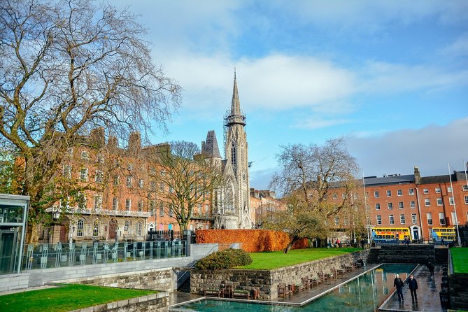 The History of Dublin With Locals: 1916 Easter Rising PRIVATE Tour - Following the Easter Rising through Dublin