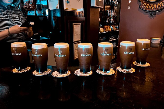 The Perfect Pint Pub Tour - Glasnevin Cemetery and the Gravediggers pub