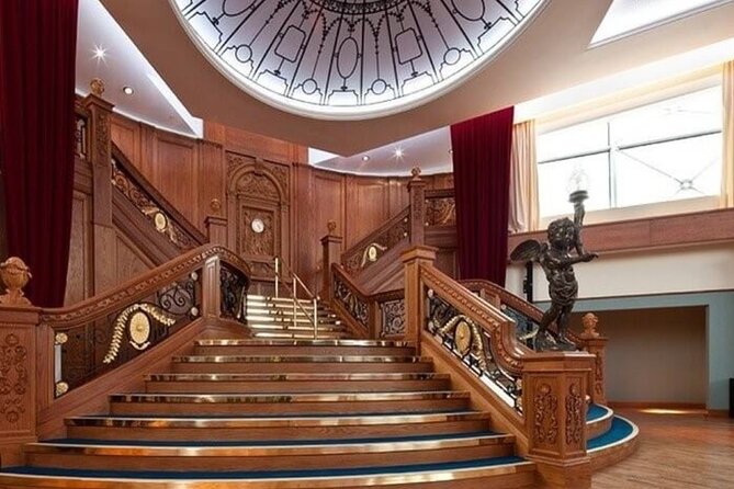 Titanic Exhibit Belfast City Private Chauffeur Tour from Dublin - Belfast City Hall and time to look around