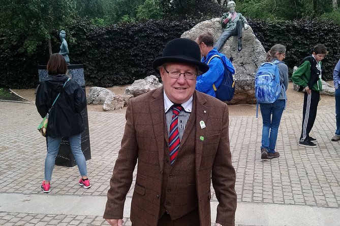Walking tour in Merrion Square Park - Dublin Rogues Tour - What the 75-minute length means for your day