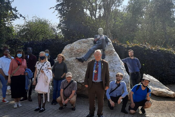 Walking tour in Merrion Square Park - Dublin Rogues Tour - Morning or afternoon: which departure suits you?