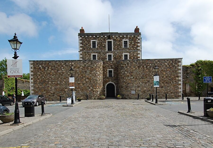 Wicklow Historic Gaol: 1-Hour Tour - Entering Wicklow Gaol through the Gates of Hell